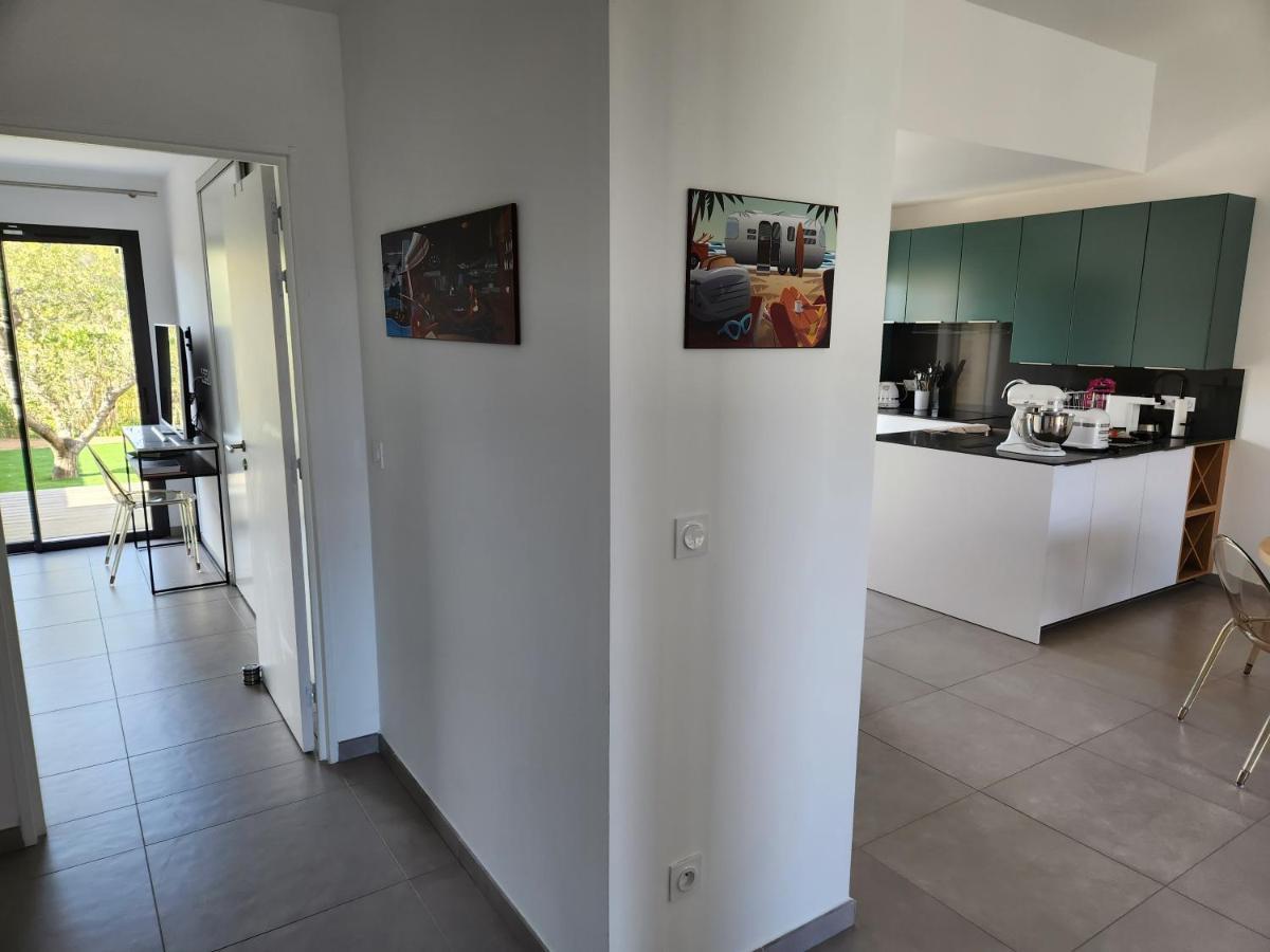 לצ'י Villa Home Holiday A Cala Rossa מראה חיצוני תמונה