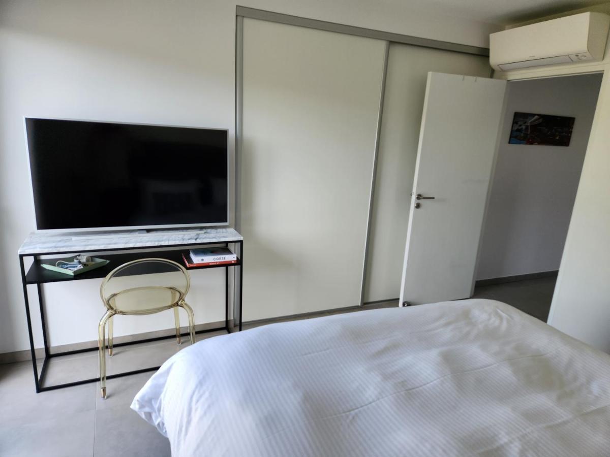 לצ'י Villa Home Holiday A Cala Rossa מראה חיצוני תמונה