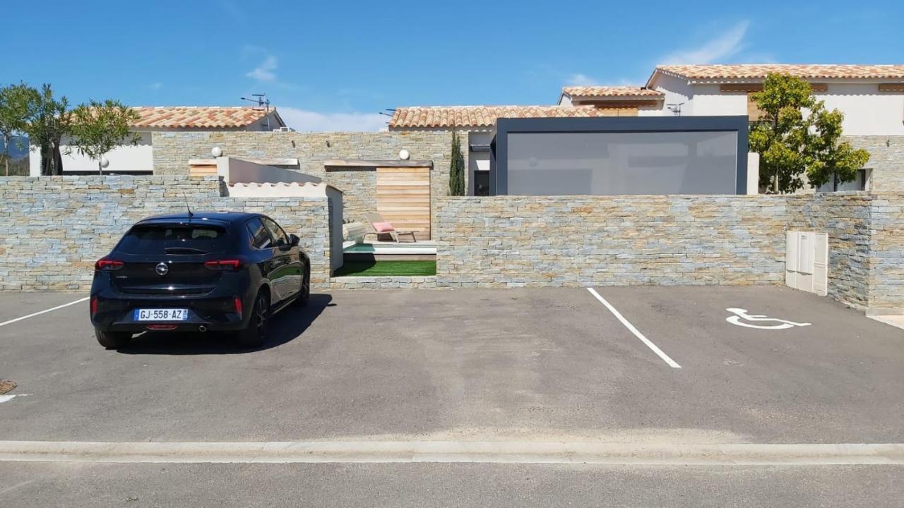 לצ'י Villa Home Holiday A Cala Rossa מראה חיצוני תמונה