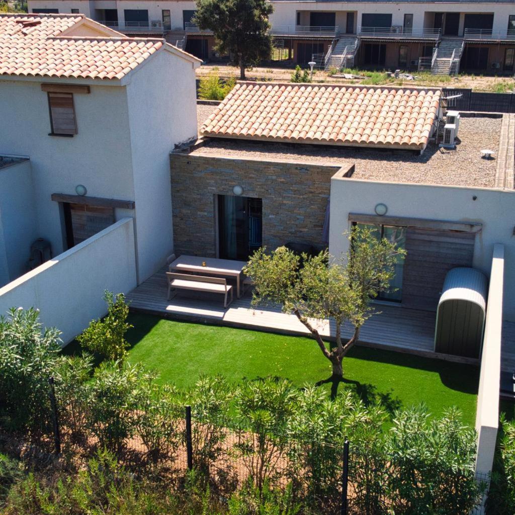 לצ'י Villa Home Holiday A Cala Rossa מראה חיצוני תמונה